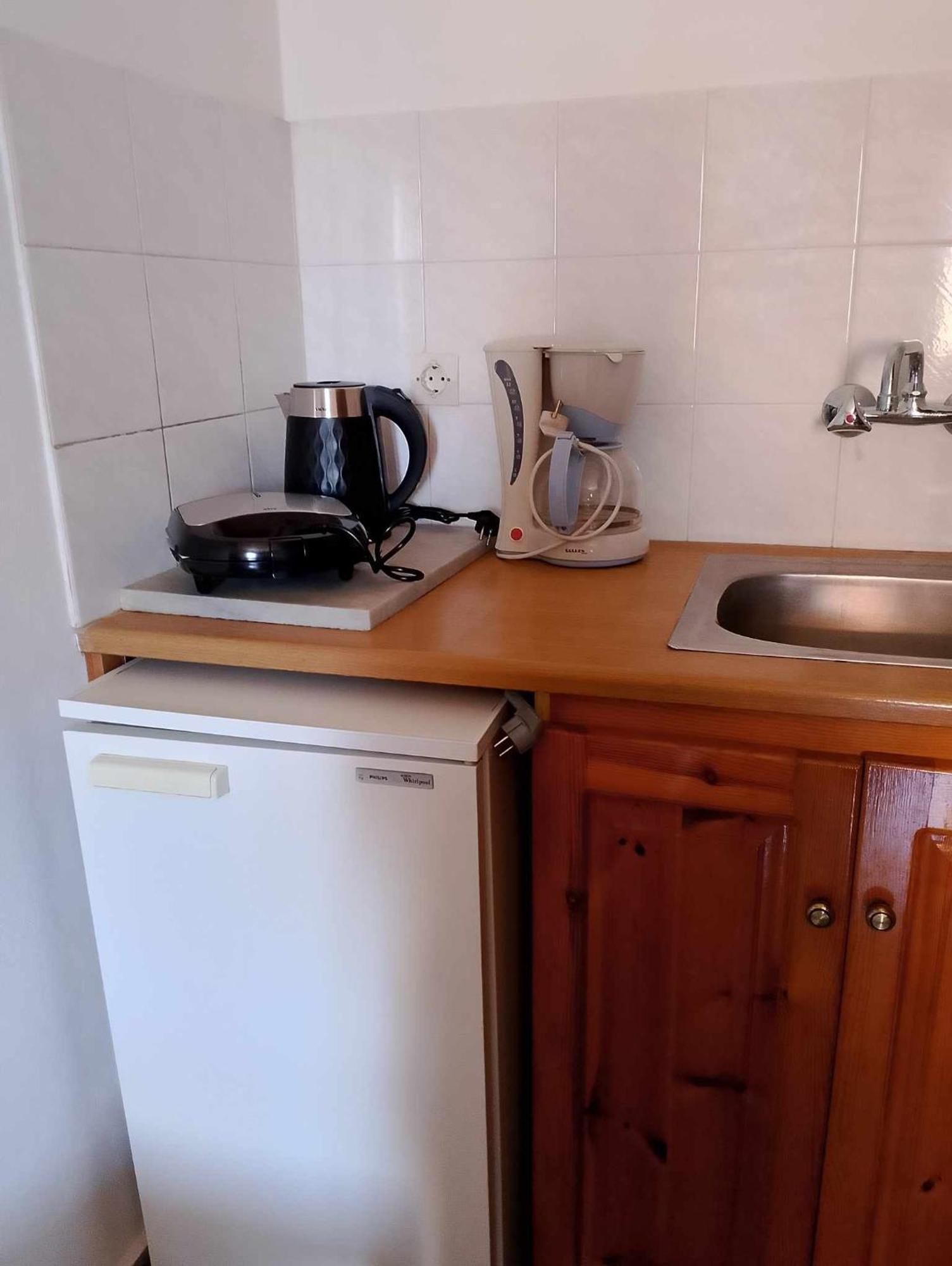 Mpaliaka Myrsini Apartment Митимна Екстериор снимка