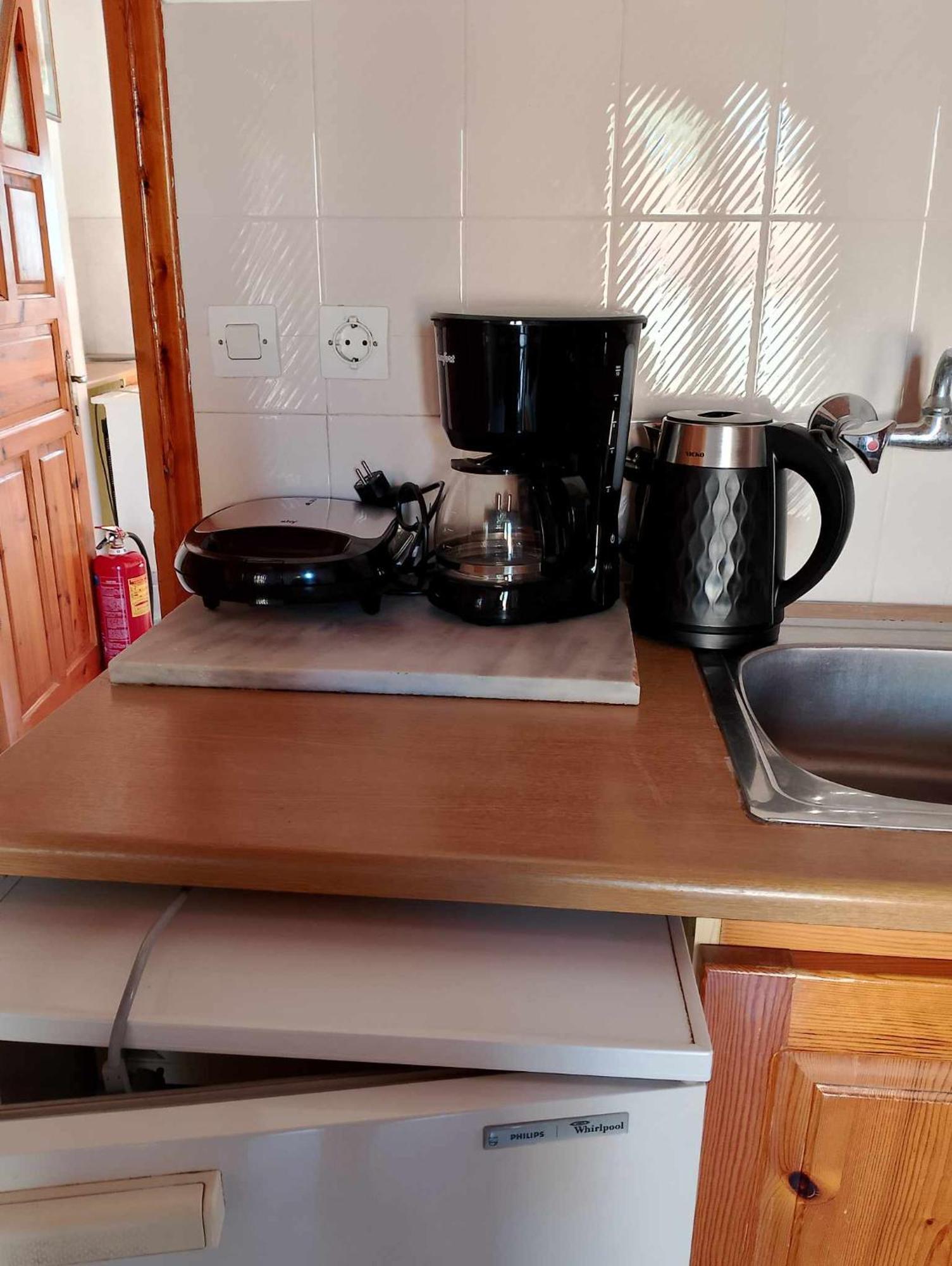 Mpaliaka Myrsini Apartment Митимна Екстериор снимка