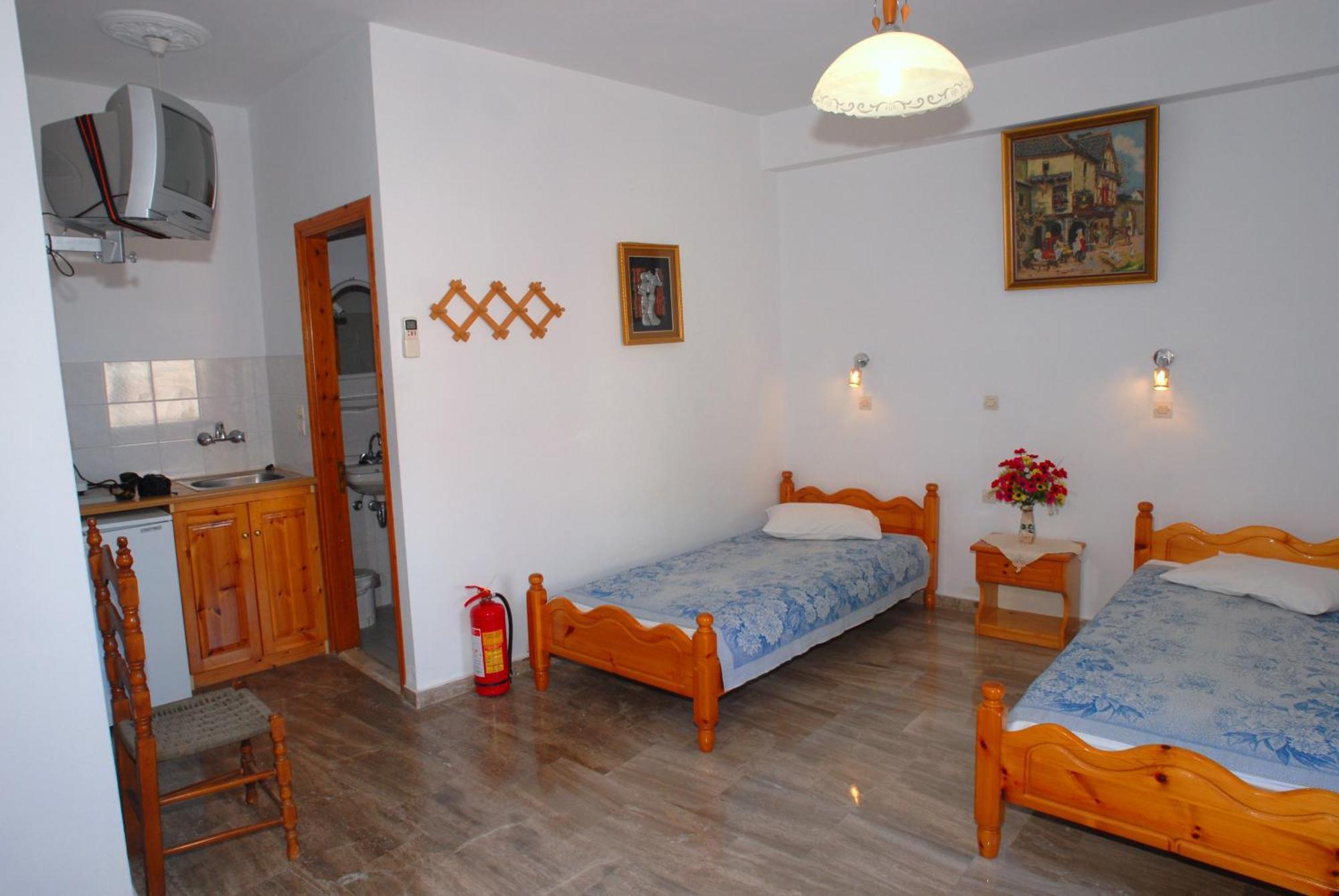 Mpaliaka Myrsini Apartment Митимна Стая снимка