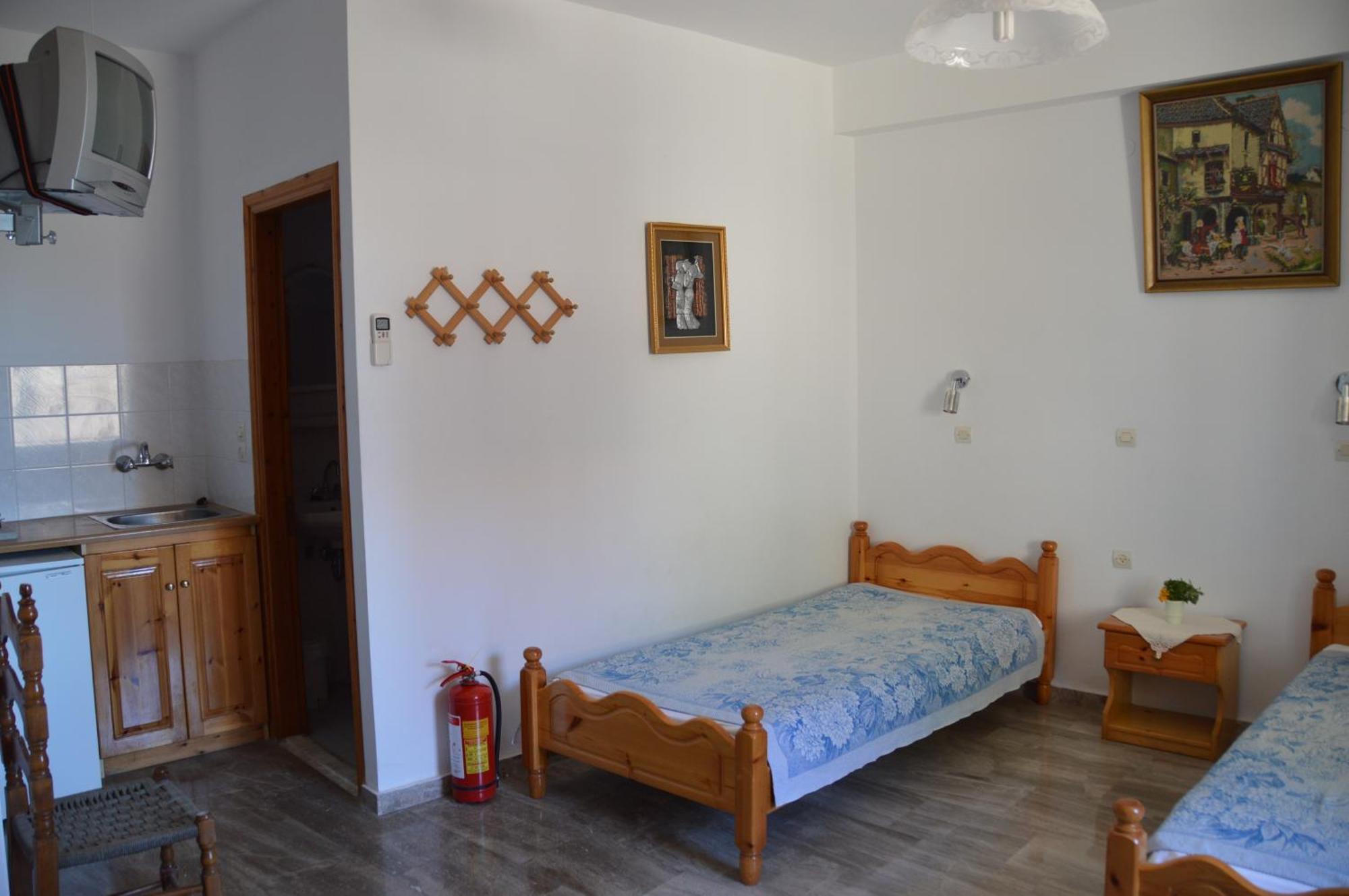 Mpaliaka Myrsini Apartment Митимна Стая снимка