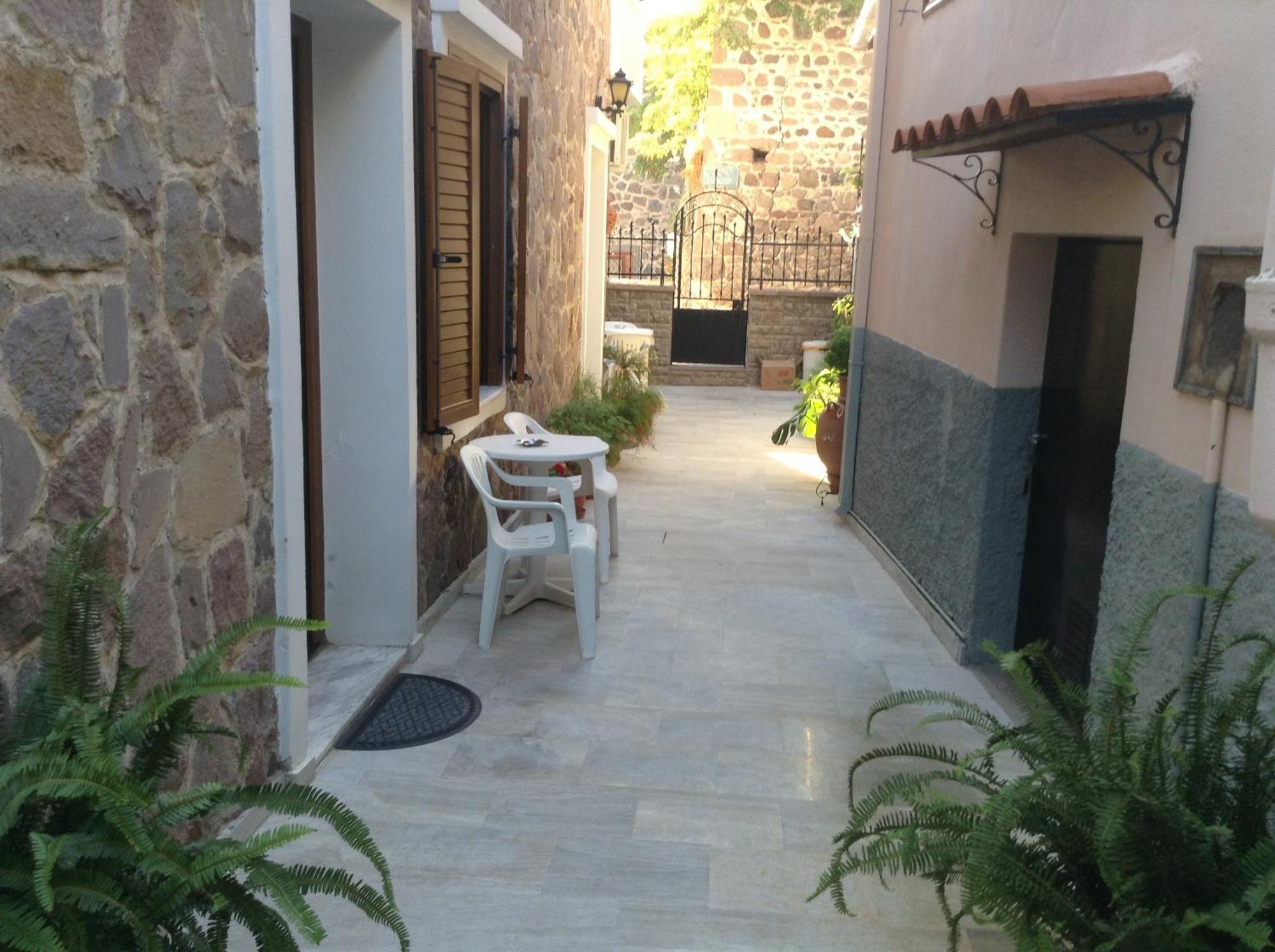Mpaliaka Myrsini Apartment Митимна Екстериор снимка