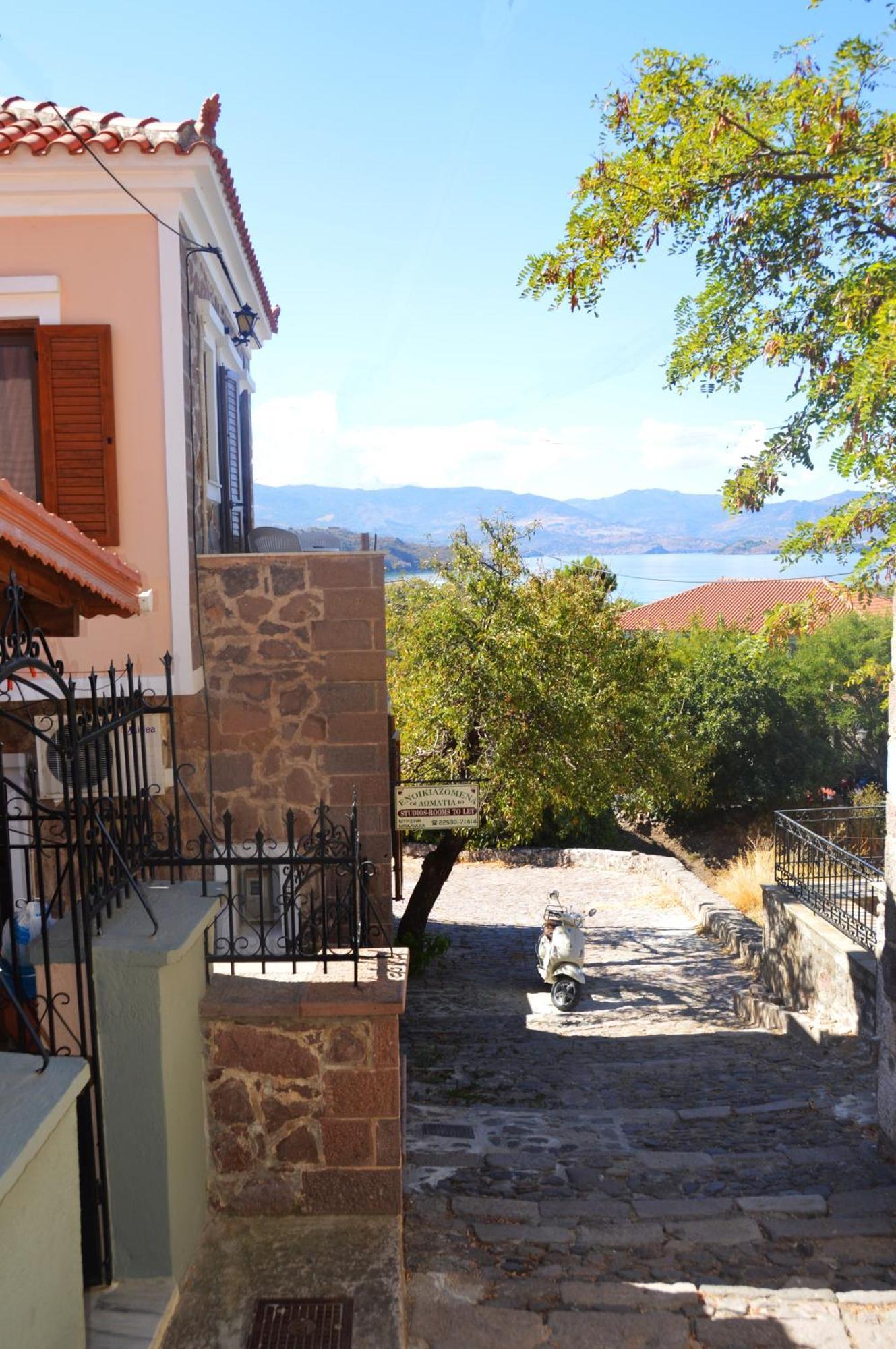 Mpaliaka Myrsini Apartment Митимна Екстериор снимка