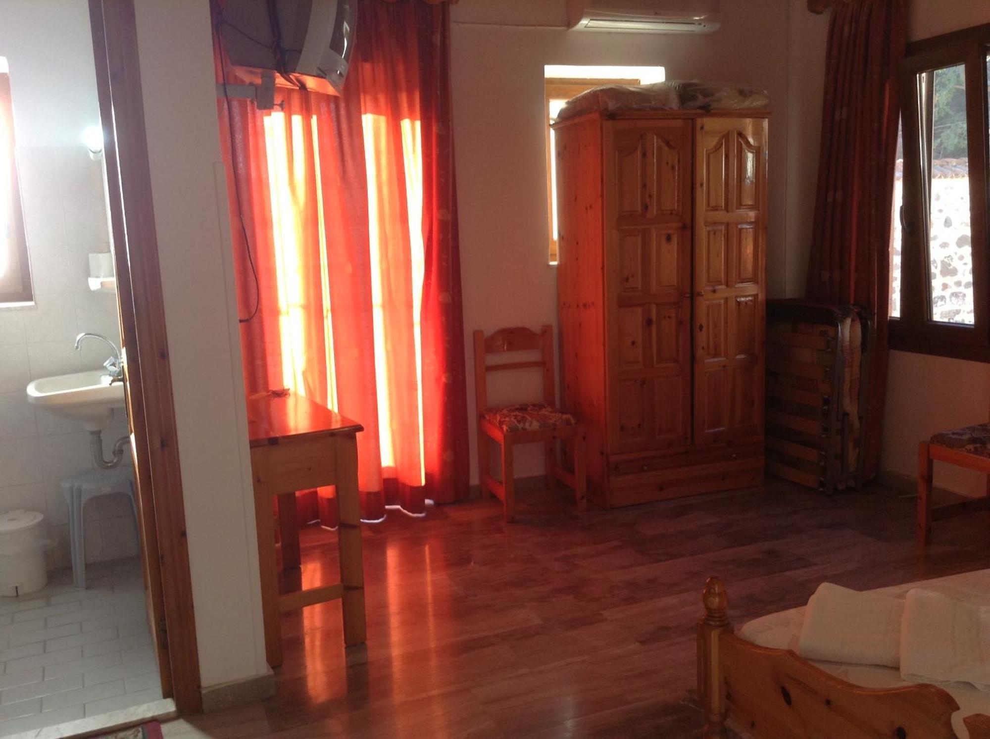 Mpaliaka Myrsini Apartment Митимна Стая снимка