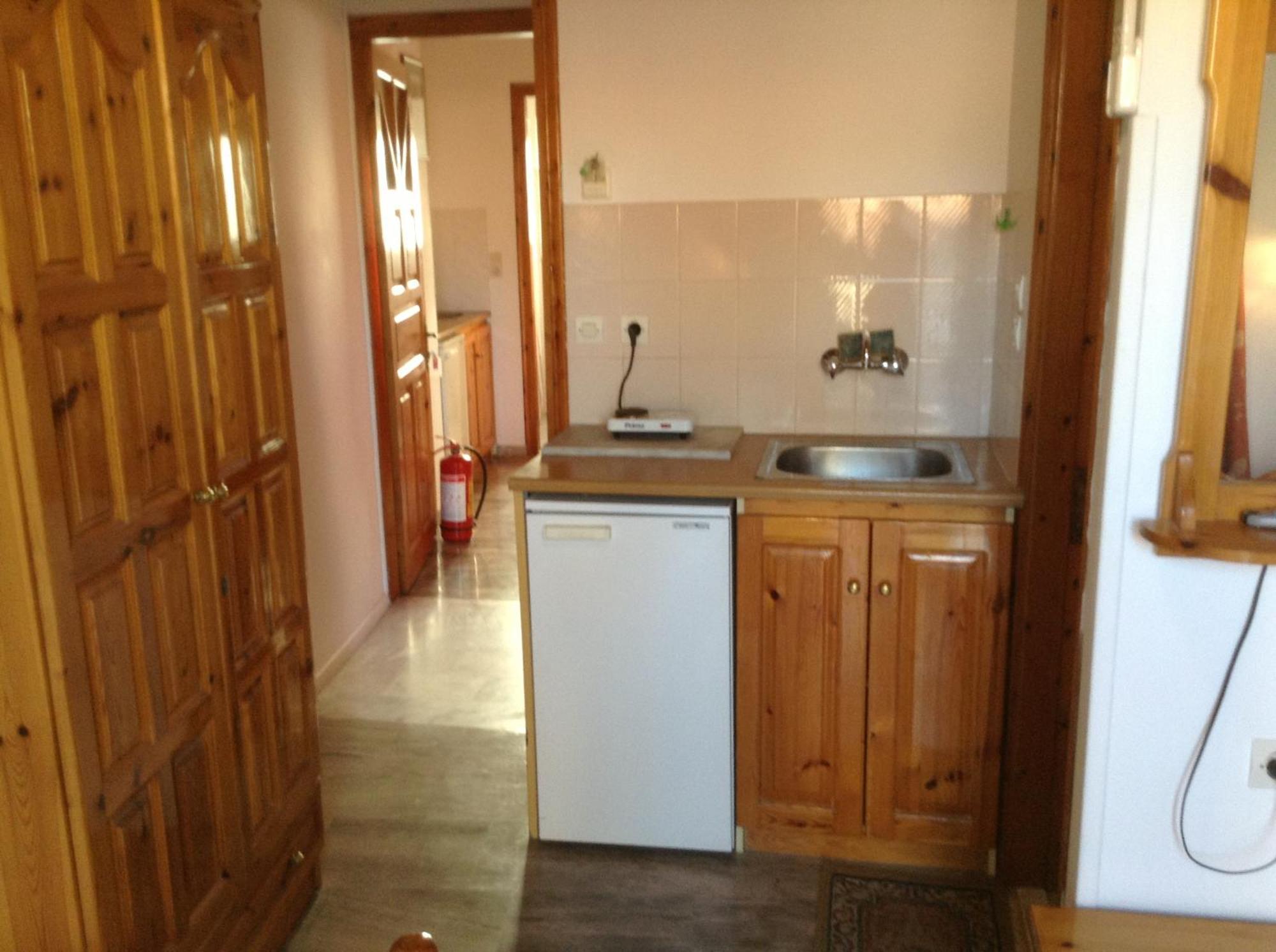 Mpaliaka Myrsini Apartment Митимна Стая снимка