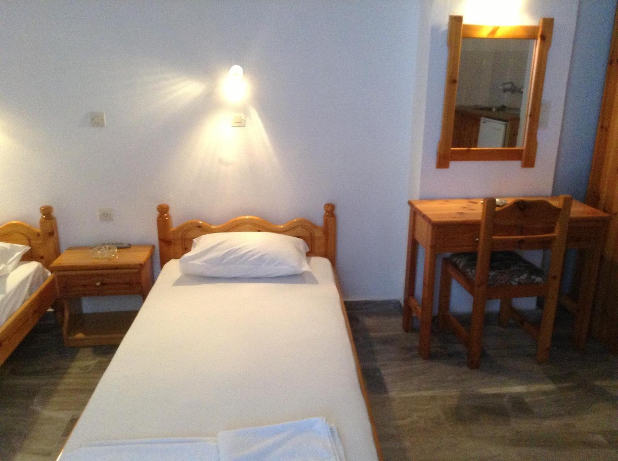 Mpaliaka Myrsini Apartment Митимна Стая снимка