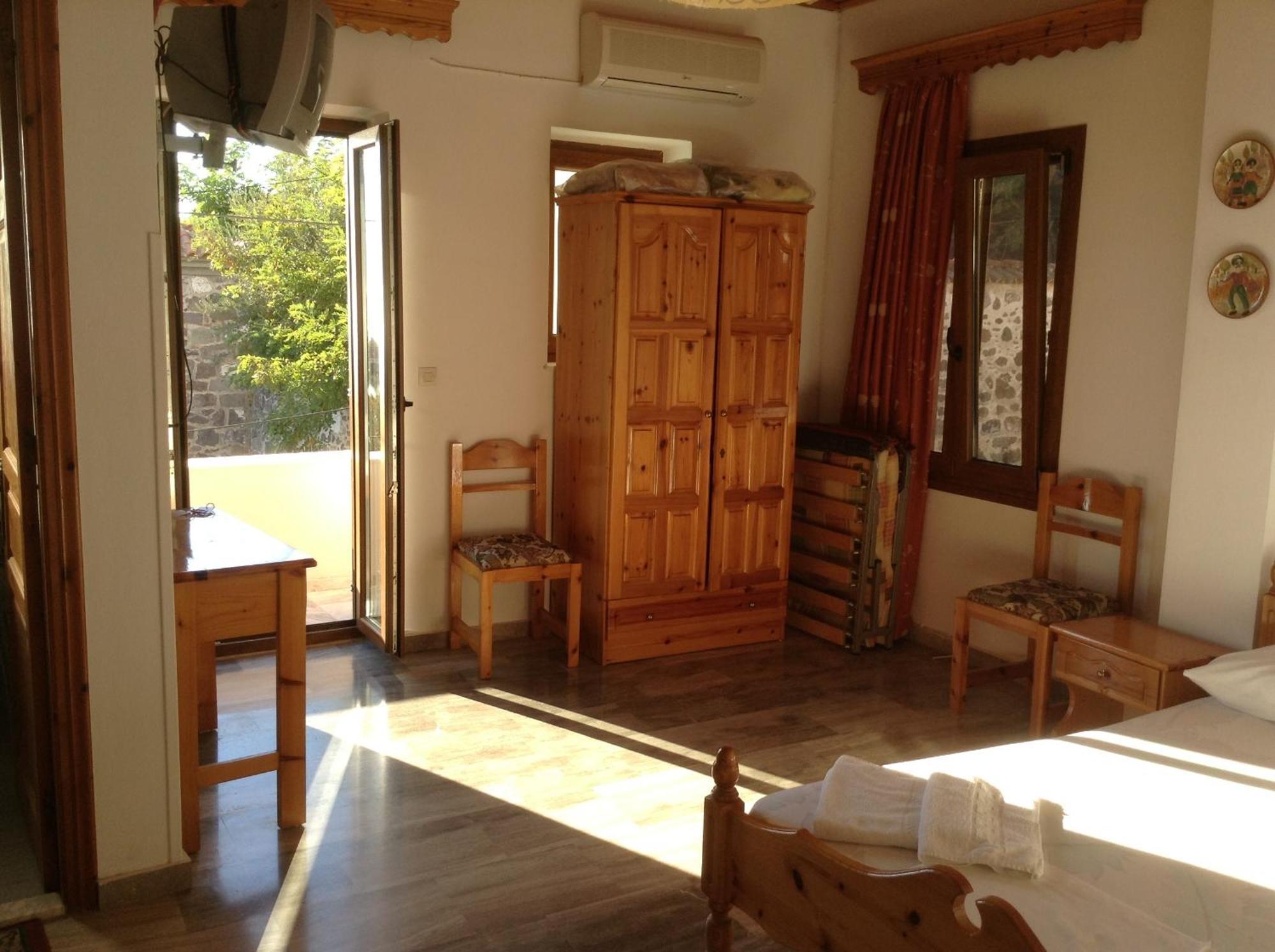 Mpaliaka Myrsini Apartment Митимна Стая снимка